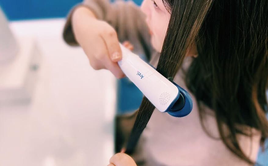 今こそ『おうち美容習慣』！髪が痛みにくいヘアアイロンの使い方