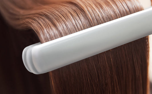 ヘアアイロンの使い方、本当に合ってる？カラー後は色落ちしない温度でヘアカラーをキープ